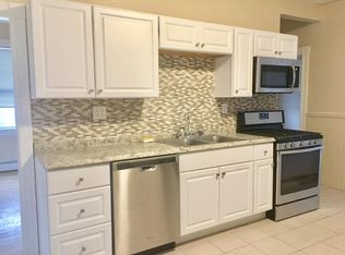 104 Knight St APT 4, Providence, RI 02909