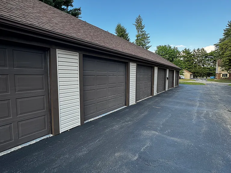 3951 Fairwood Dr — Photo 30