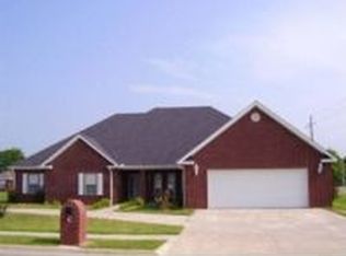 504 Grant Ave, Prairie Grove, AR 72753