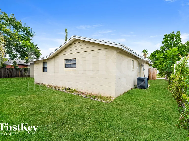 1836 Columbine Dr — Photo 15