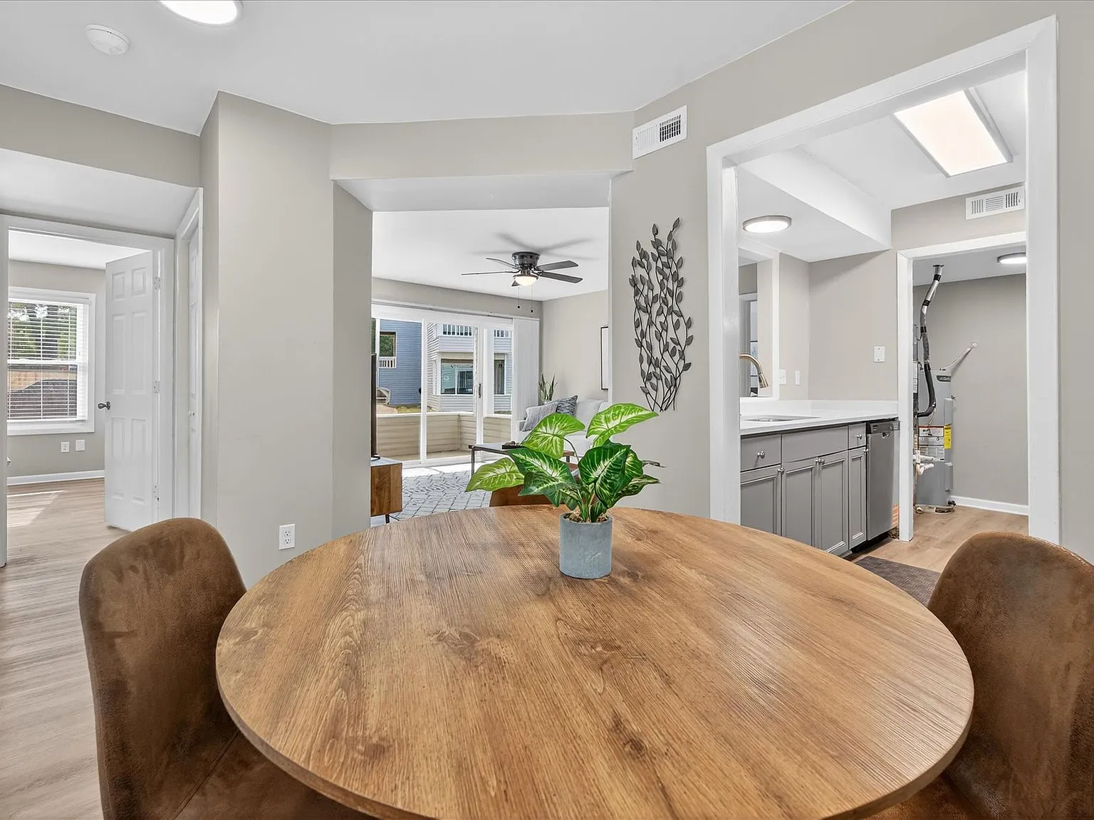 The Grove Apartments — Photo 2