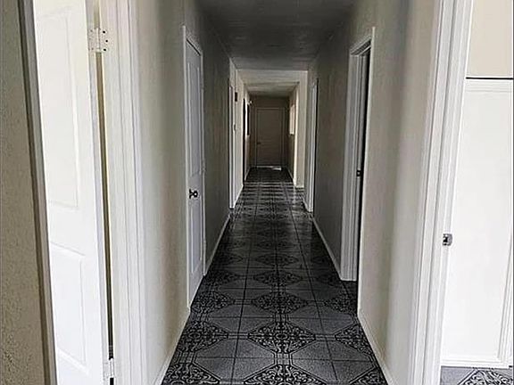 5th image of 224 N La Paloma St
