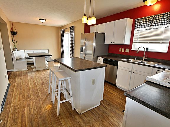 4th image of 1335 Brisbane Ct