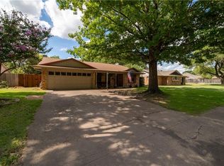 102 Villanova Ct, Waxahachie, TX 75165