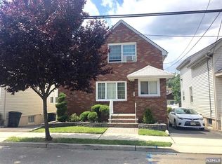 827 8th St, Secaucus, NJ 07094