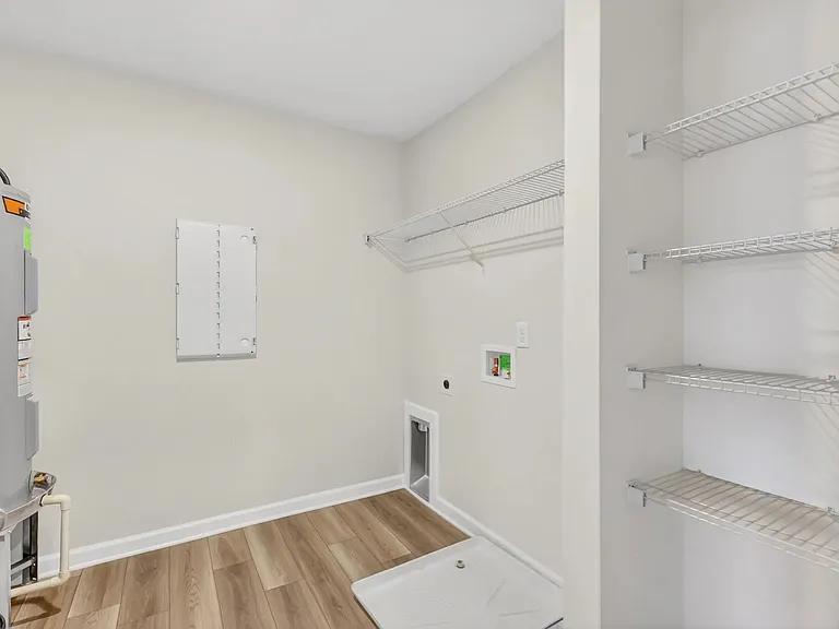 577 Merit Ct — Photo 6