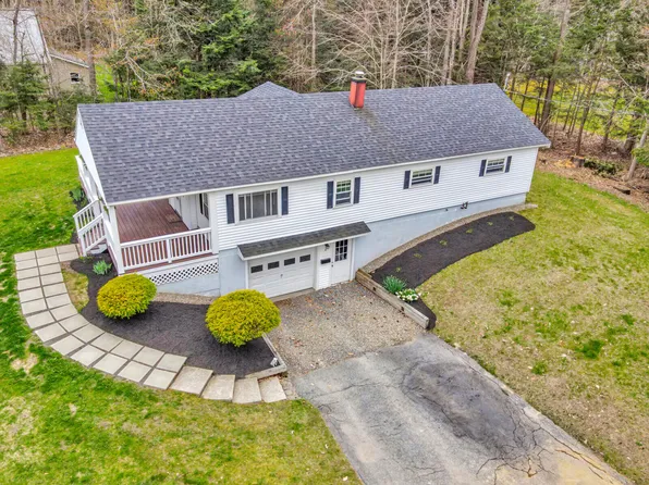 6 Meadow Hill Drive, Farmingdale, ME 04344