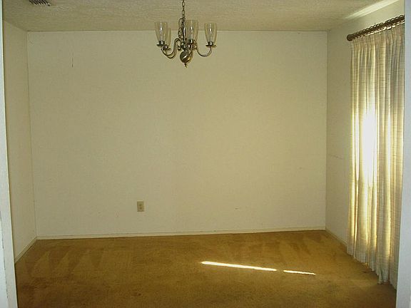 4th image of 8215 Stagewood Dr
