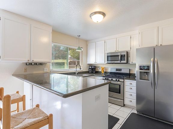3rd image of 416 Jay Ct