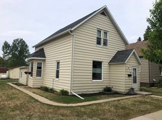 918 Main St, Bottineau, ND 58318