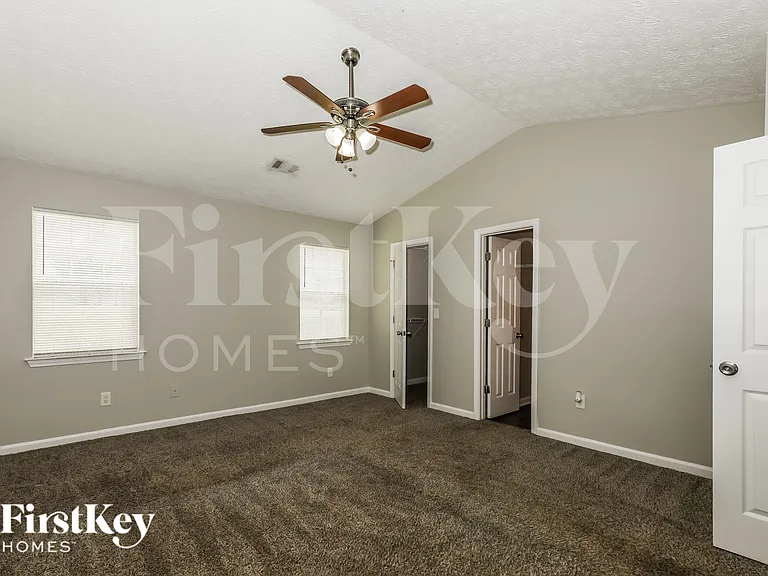 128 Greenleaf Dr — Photo 9