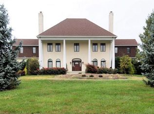 35170 Poor House Rd, Round Hill, VA 20141