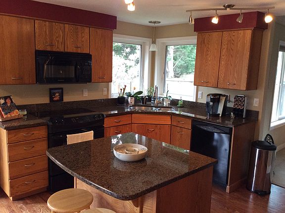 4th image of 1505 NW 138th Cir