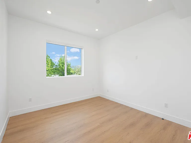 5246 Auckland Ave — Photo 15