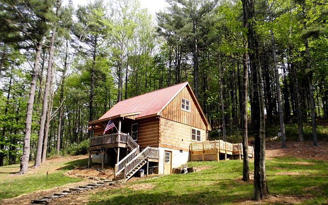 1st image of 572 Walnut Dr