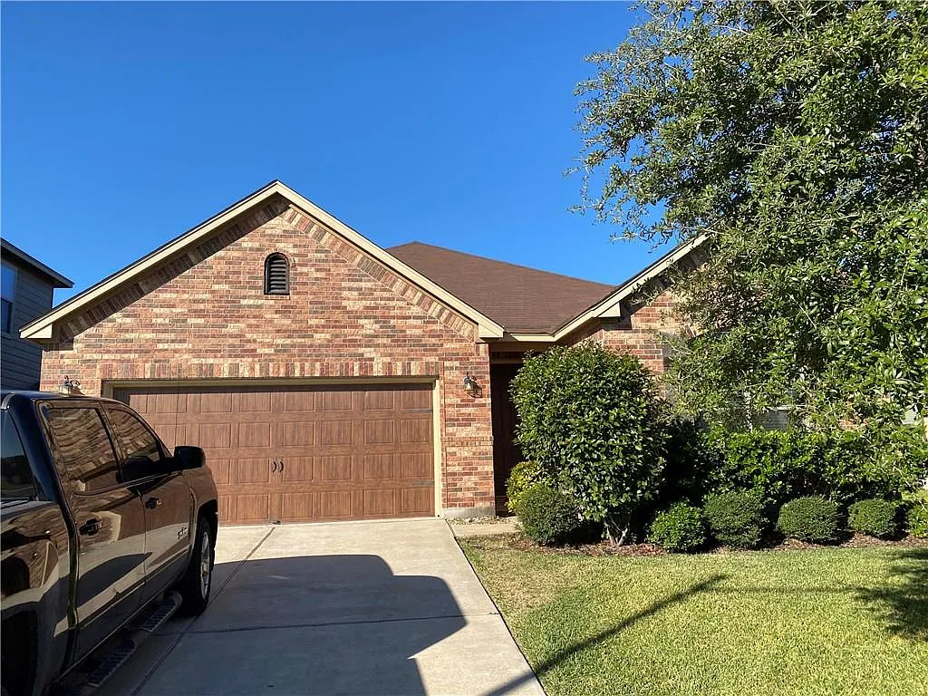 Building Photo - 14428 Lake Victor Dr