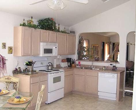 4th image of 7902 WOODCHASE DR
