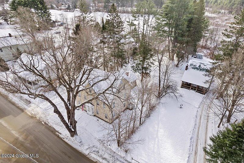 4th image of 74 Riverside Drive