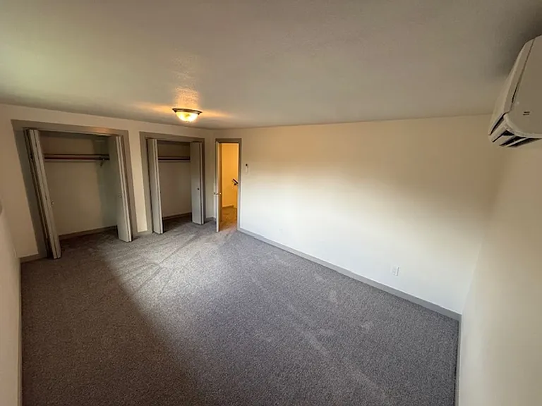 720 NW Walnut Blvd — Photo 7