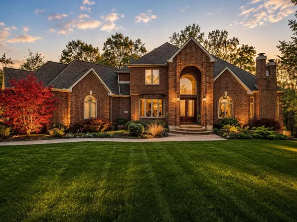 2 Timber Ridge Ct, Valparaiso, IN 46385