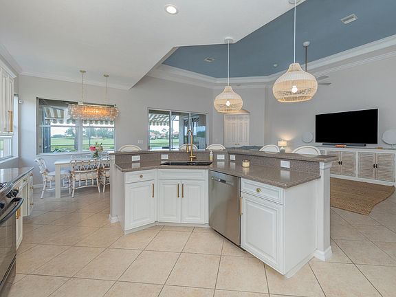 4th image of 197 Savona Way