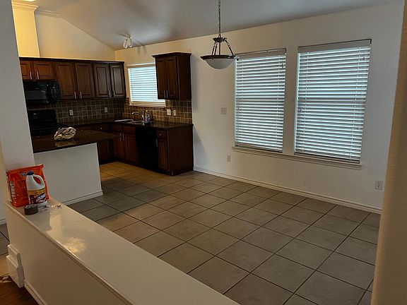 3rd image of 3901 Freds Folly Dr