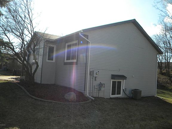 2nd image of 5075 Laurelwood Dr