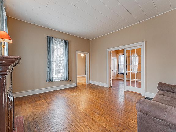 3rd image of 310 Pekin St