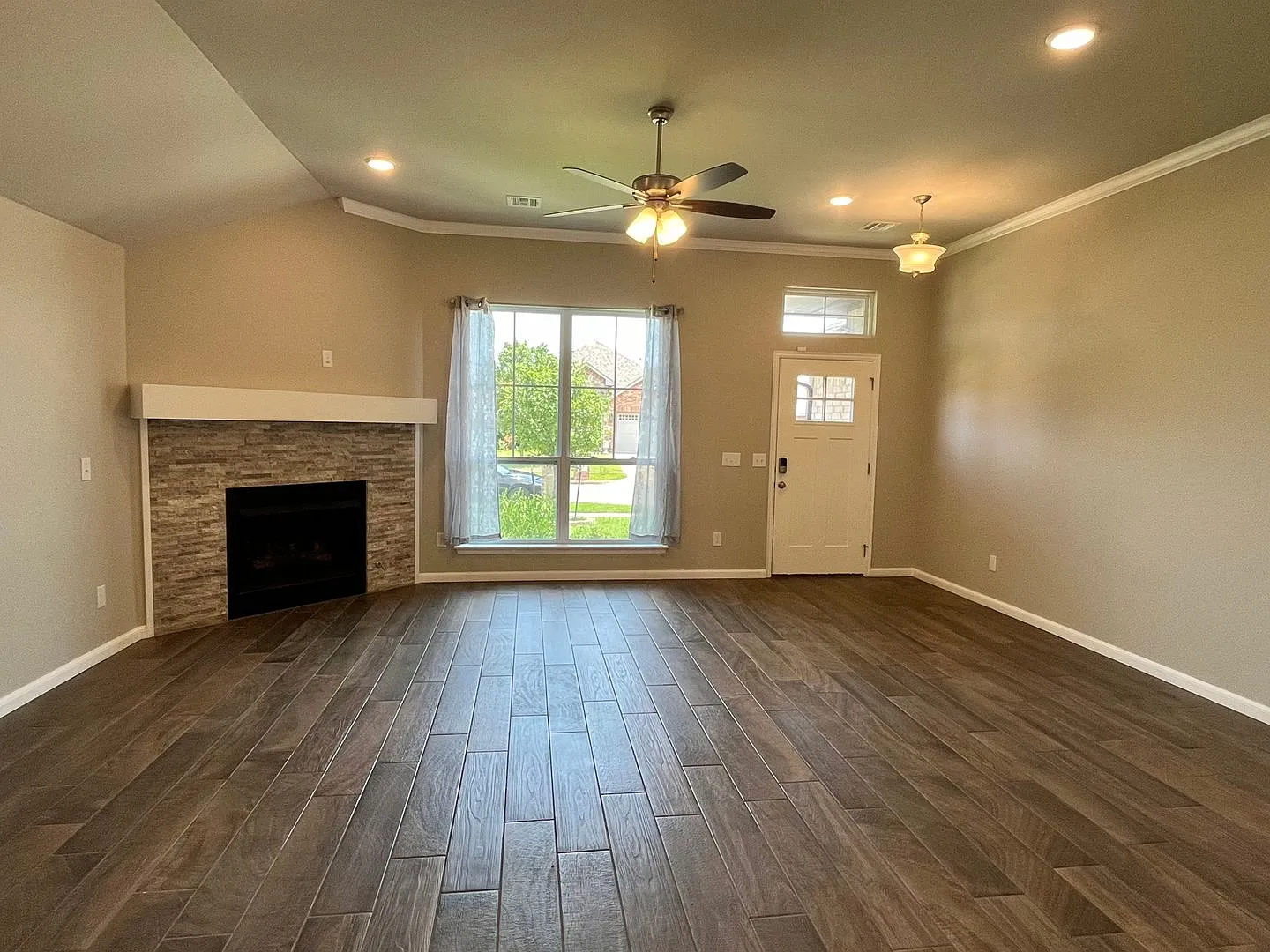 Gorgeous 4 Bed, 2.5 Bath in SW OKC — Photo 4