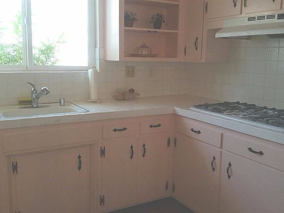 3rd image of 1622 N Alison Ave