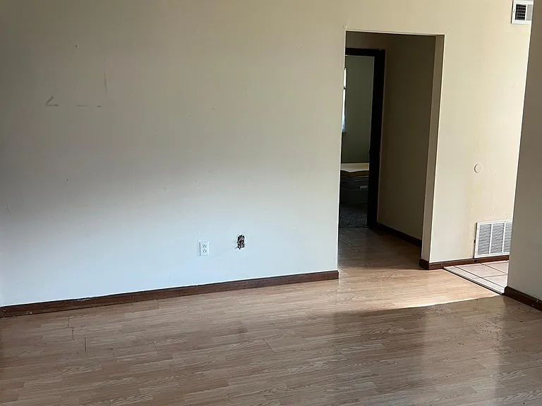 101 Sanders Ct #4 — Photo 11