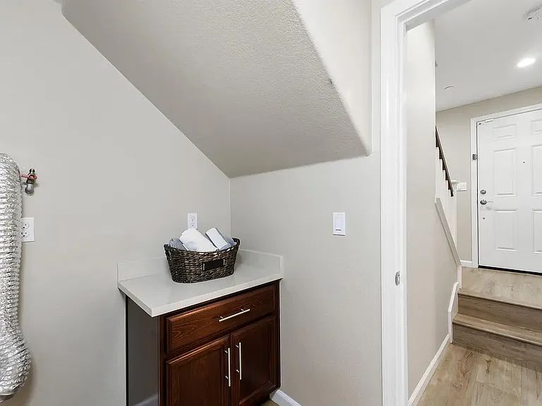 118 Selby Ln #7 — Photo 23