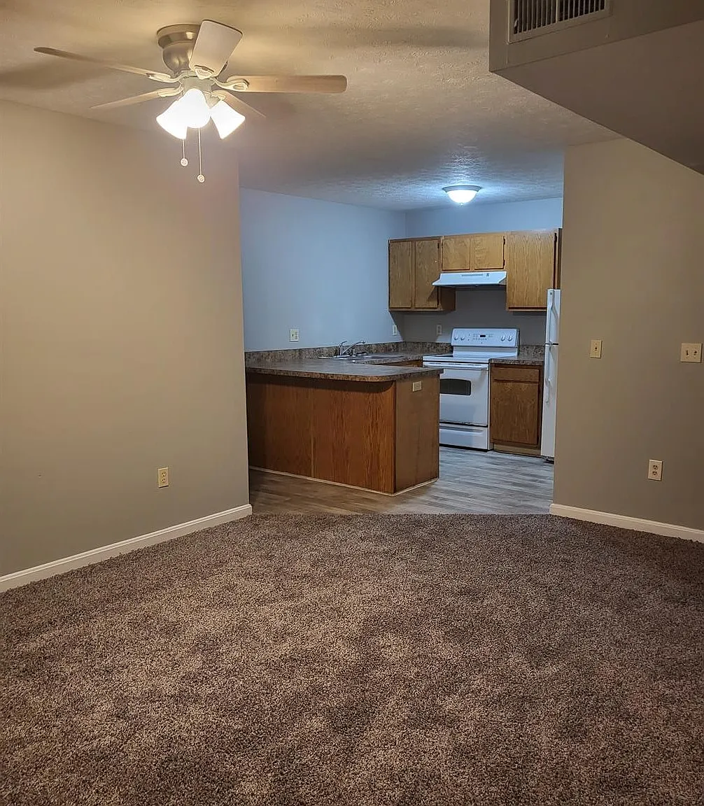 10000-10002 Snively Ave — Photo 1