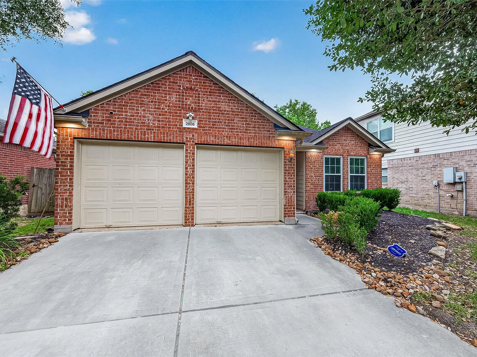 3 bed, 2.0 bath, 1717 sqft, $2,250 — Photo 3