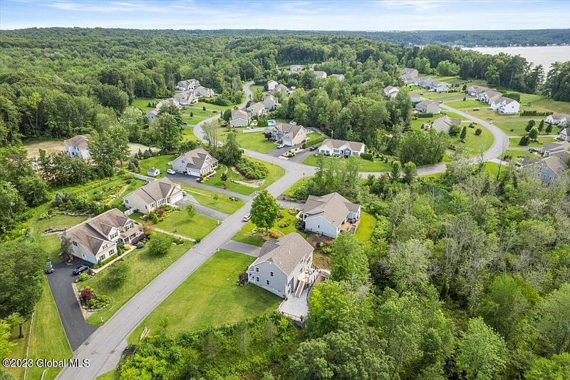 3rd image of 2 Walden Circle
