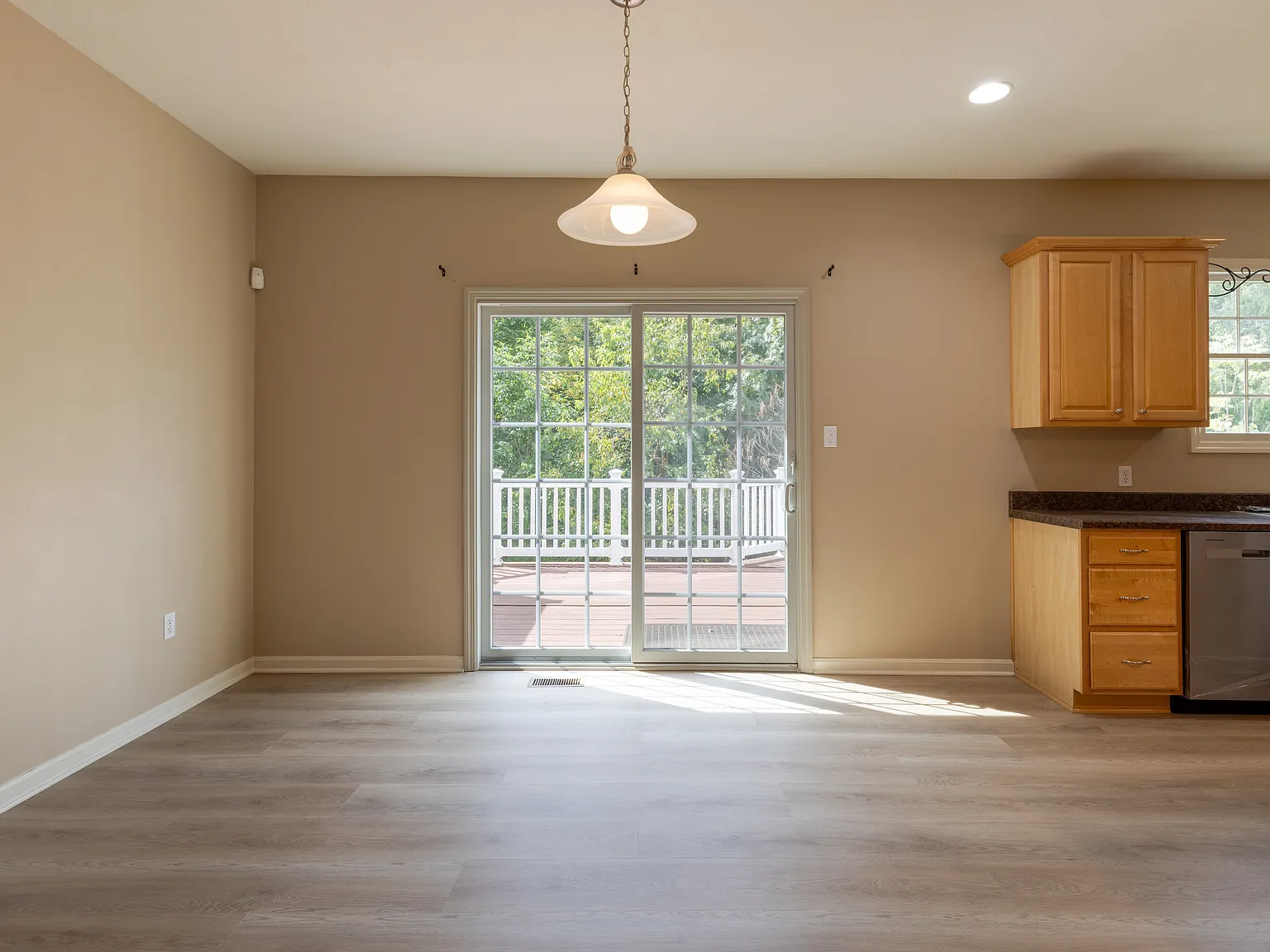 3 bed, 2.5 bath, 1801 sqft, $2,495 — Photo 3