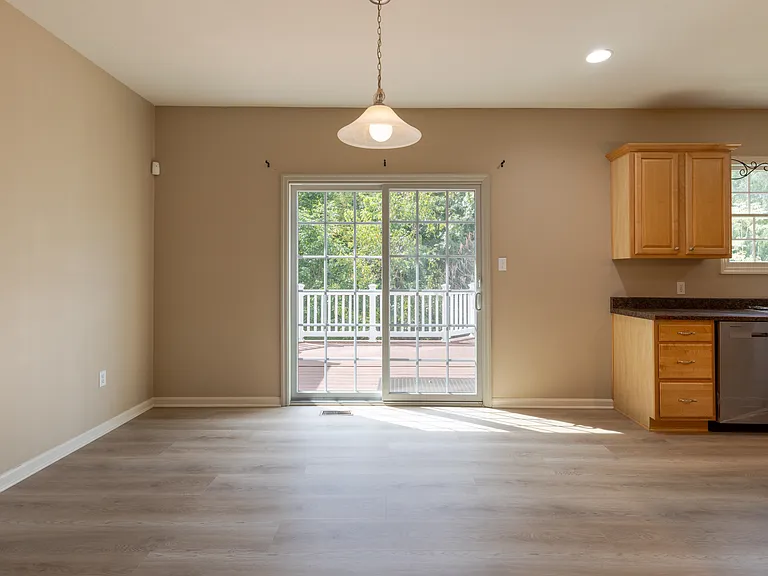337 Marshall Heights Dr — Photo 3