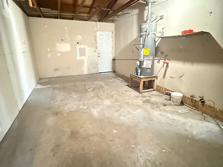 15080 Sequoia St #B — Photo 16