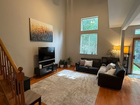 3rd image of 1244 Denver Ct