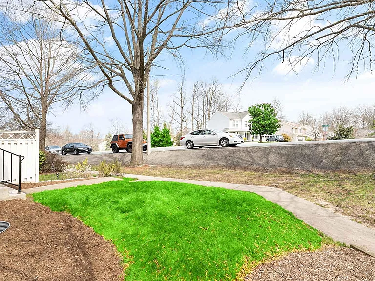 12168 Springwoods Dr — Photo 34
