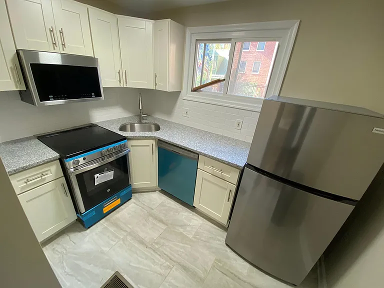 222 S Quince St #1F — Photo 3