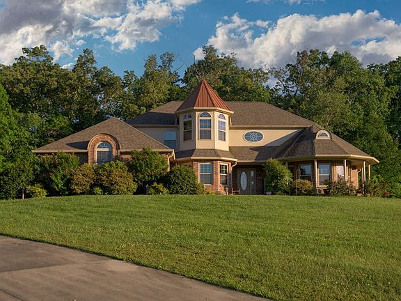 2nd image of 168 Maple Valley Ln