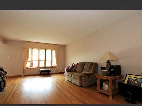 2nd image of 6556 W 92nd St