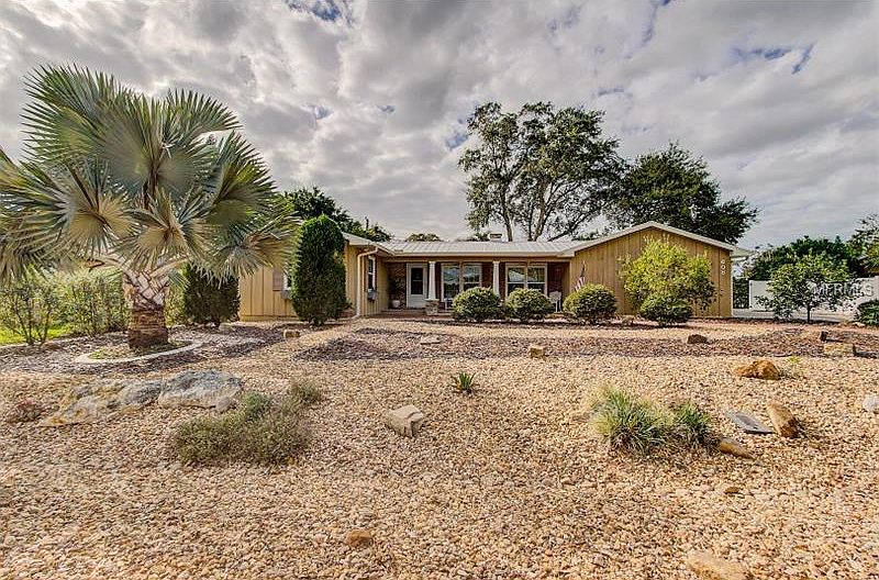 1st image of 608 Poinsettia Dr