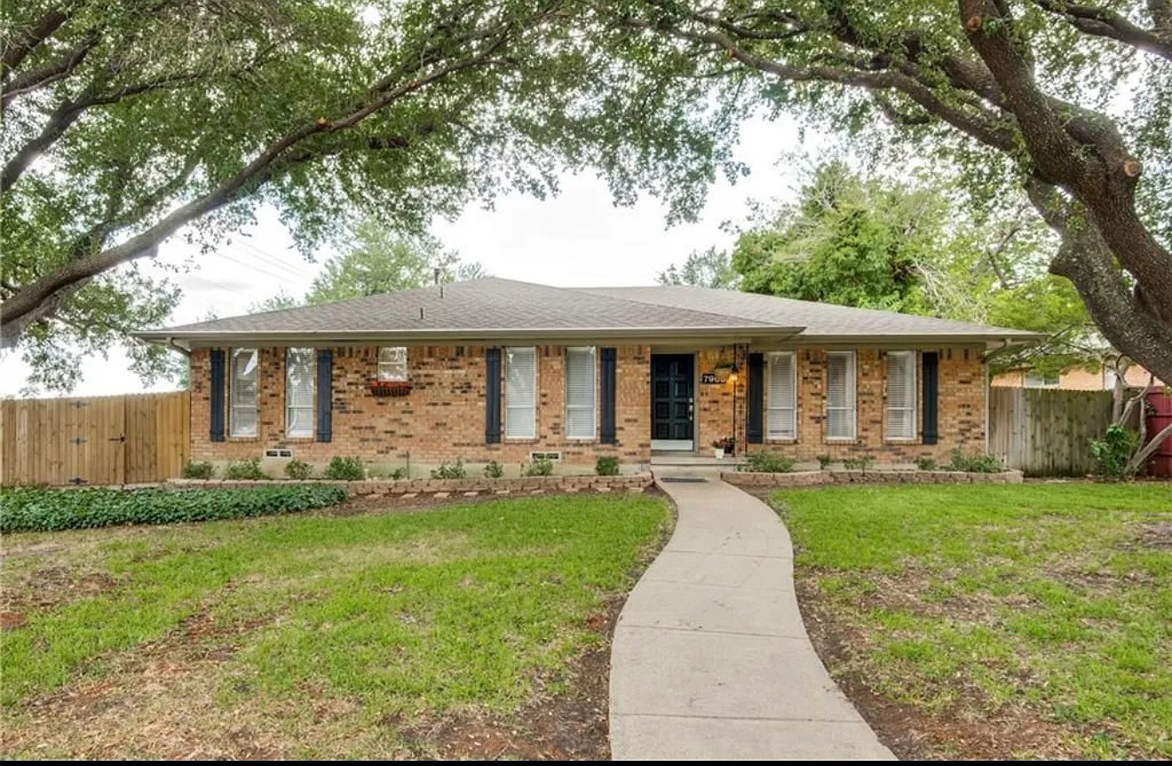 3 bed, 1820 sqft, $2,300 — Photo 1