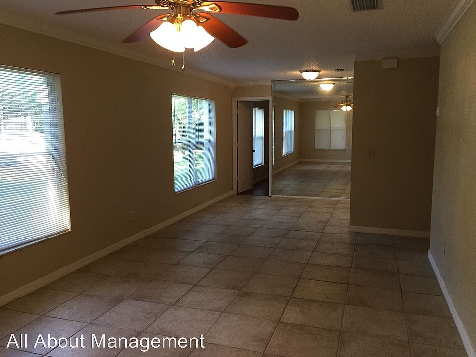 1st image of 2401 Northlake Dr