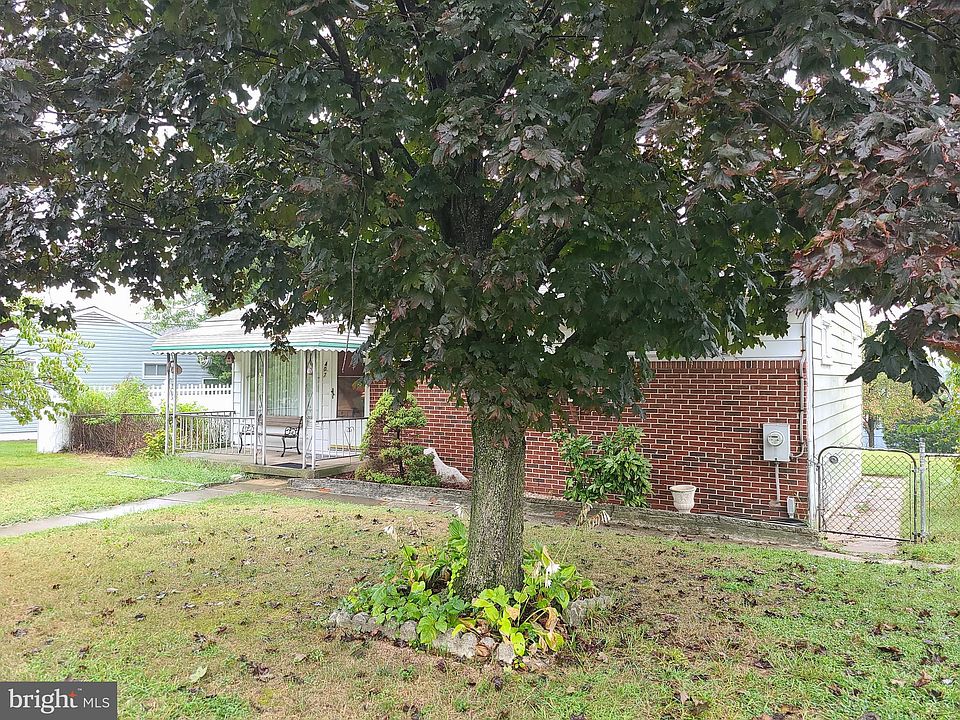 1st image of 407 4th St