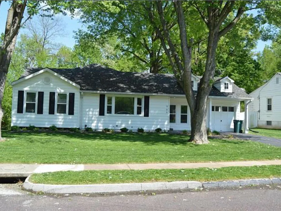 966 Simmons Ave