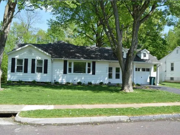 966 Simmons Ave, Saint Louis, MO 63122