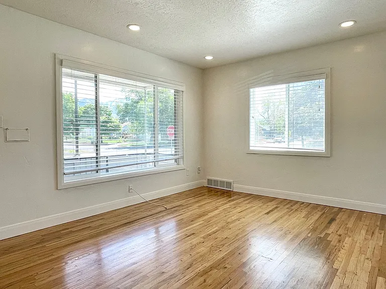 2568 S. 1700 E. — Photo 3